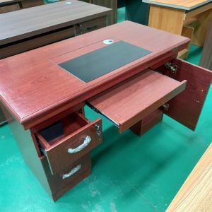1.4m Mahogany Executive Desk1