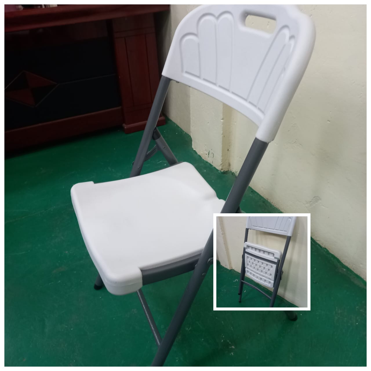 White Foldable Chair